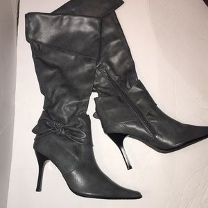 Women’s dress boots